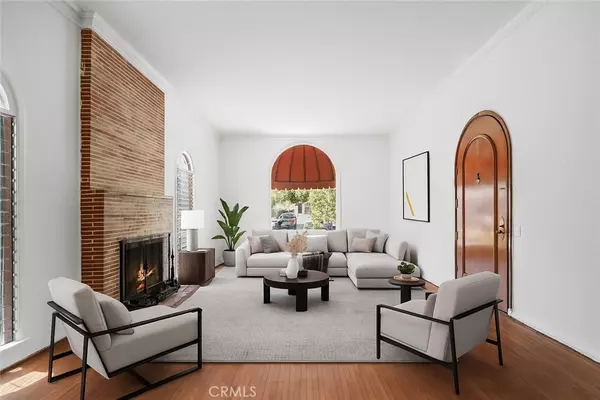 Los Angeles, CA 90036,458 N Formosa AVE