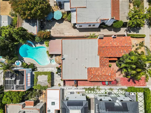 Los Angeles, CA 90036,458 N Formosa AVE