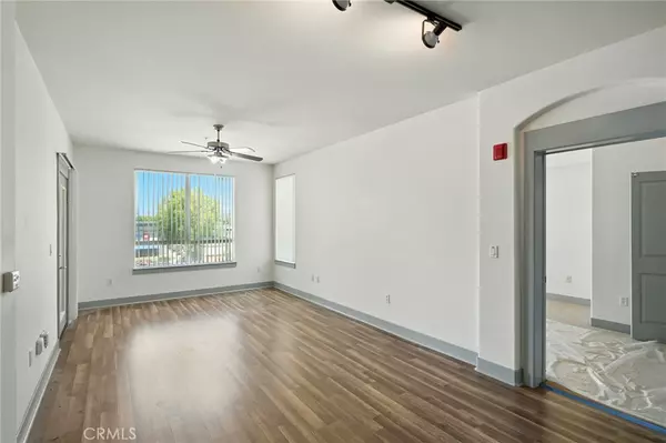 Valencia, CA 91355,24585 Town Center DR #4306
