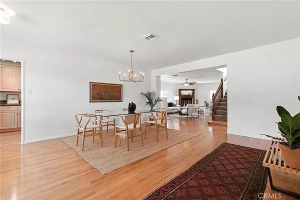 Burbank, CA 91504,736 Brown DR