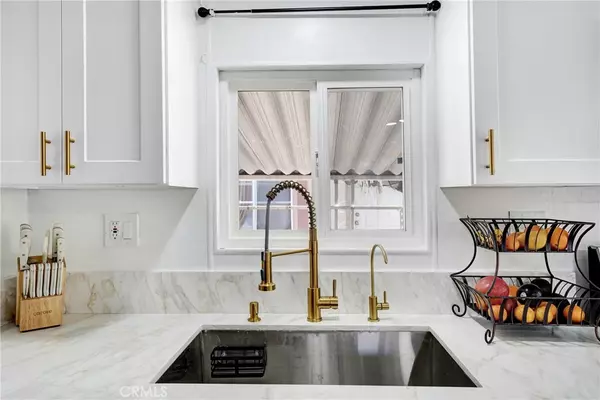 Canyon Country, CA 91387,18145 Soledad Canyon Rd #12