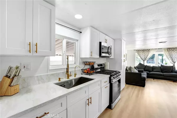 Canyon Country, CA 91387,18145 Soledad Canyon Rd #12