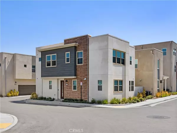 Valencia, CA 91381,27448 Pioneer CT