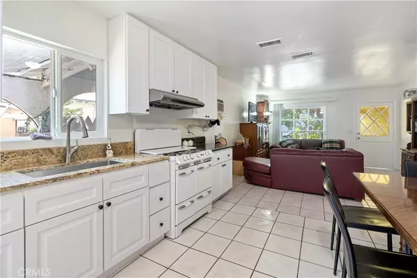 Sun Valley, CA 91352,8446 Bradley AVE