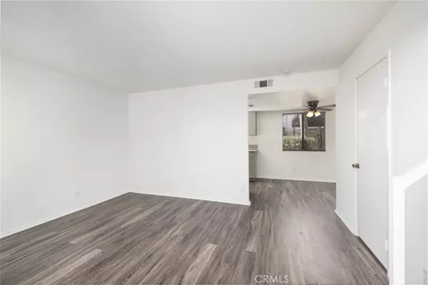 Palmdale, CA 93551,39129 10th ST W #27