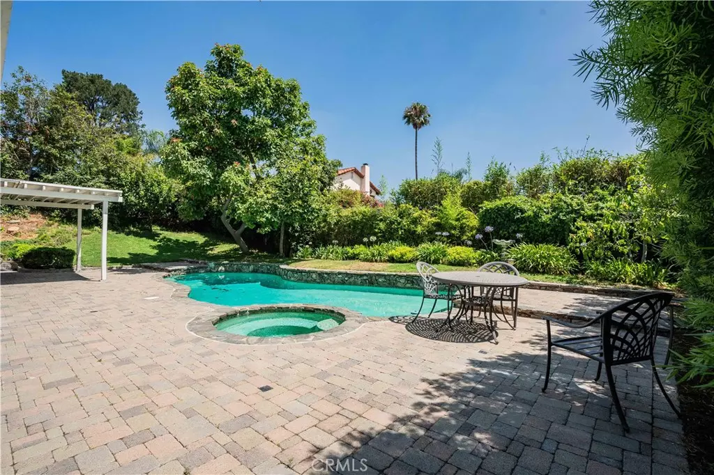 Los Angeles, CA 90046,2396 Venus DR