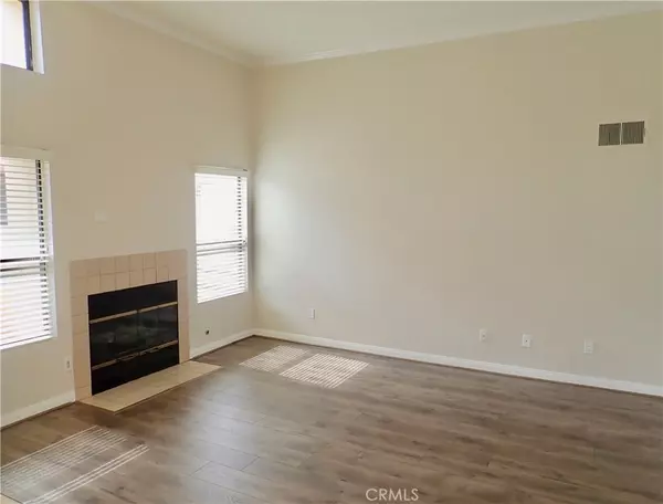 Calabasas, CA 91302,4275 Las Virgenes RD #3
