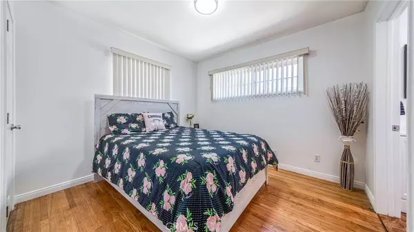 Granada Hills, CA 91344,16053 Devonshire Street