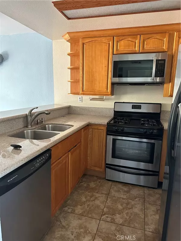 Sylmar, CA 91342,13701 Hubbard ST #7