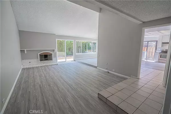 Valencia, CA 91355,25688 Dorado DR