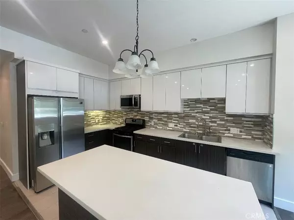 Lake Balboa, CA 91406,6445 Woodley AVE #101