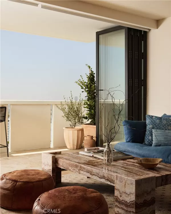 West Hollywood, CA 90069,8787 Shoreham DR #910