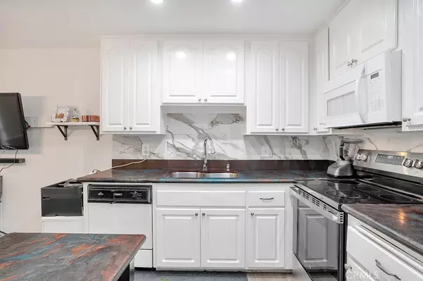 Thousand Oaks, CA 91360,291 Sequoia CT #13