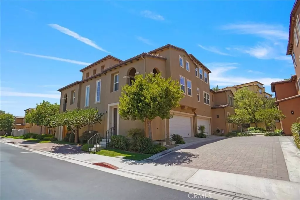 Valencia, CA 91381,27035 Fairway LN #66
