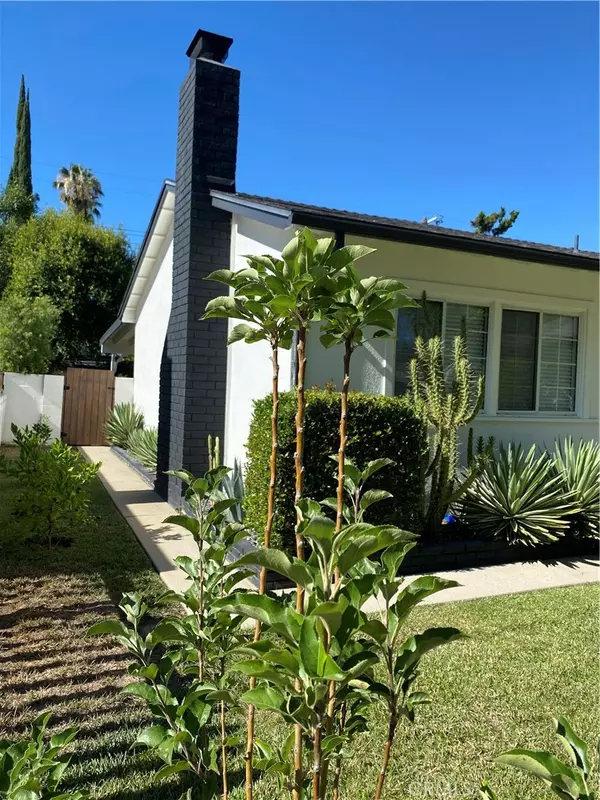 Woodland Hills, CA 91303,22301 Haynes ST