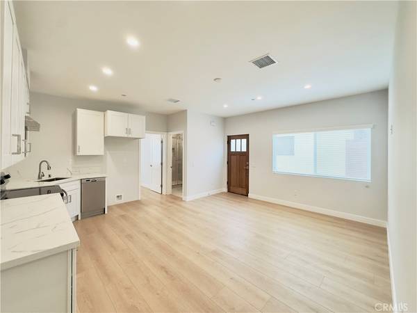 Lake Balboa, CA 91406,17522 1/2 Lemay ST