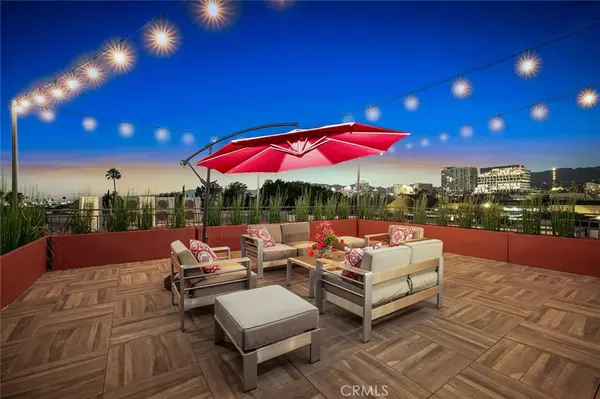 Hollywood, CA 90038,5820 La Mirada AVE #301