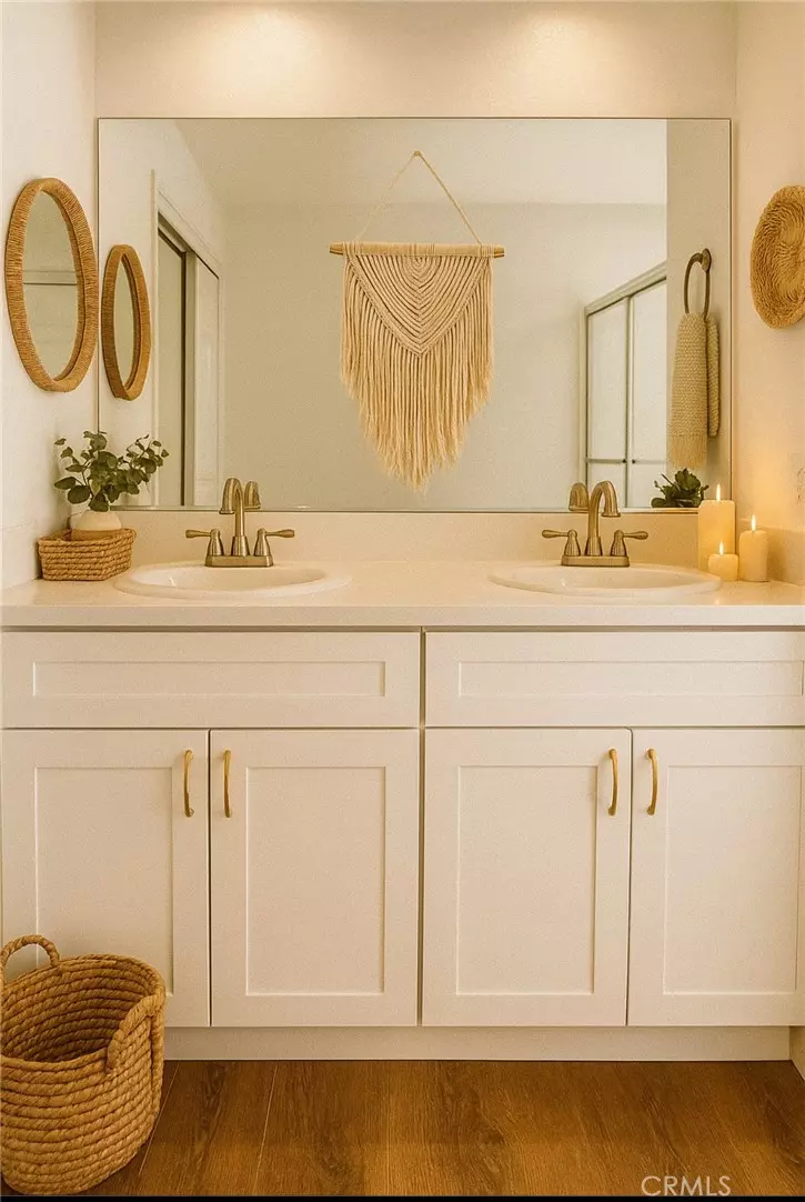 Sherman Oaks, CA 91423,4487 Colbath AVE #101