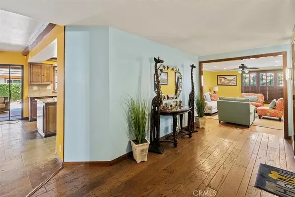 Downey, CA 90241,8560 Cherokee DR