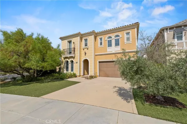 27667 Camellia DR, Saugus, CA 91350