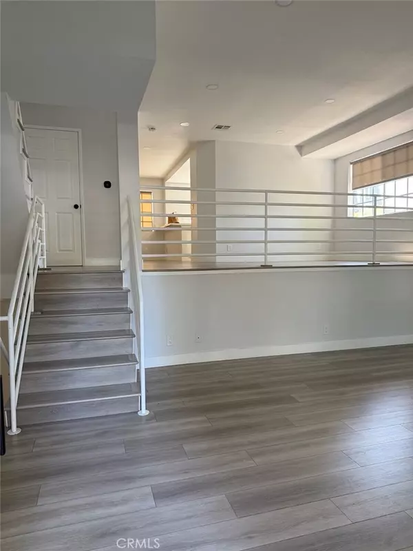 7109 Farralone AVE #110, Canoga Park, CA 91303