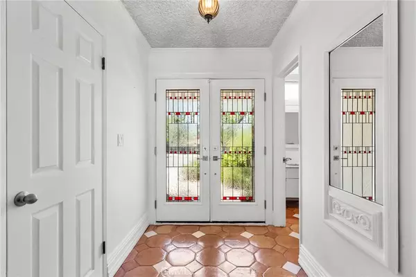 West Hills, CA 91304,23513 Schoenborn ST