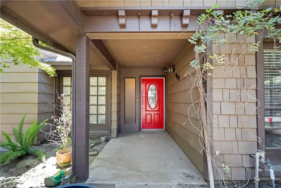 4029 W Hillsdale CT, Visalia, CA 93291