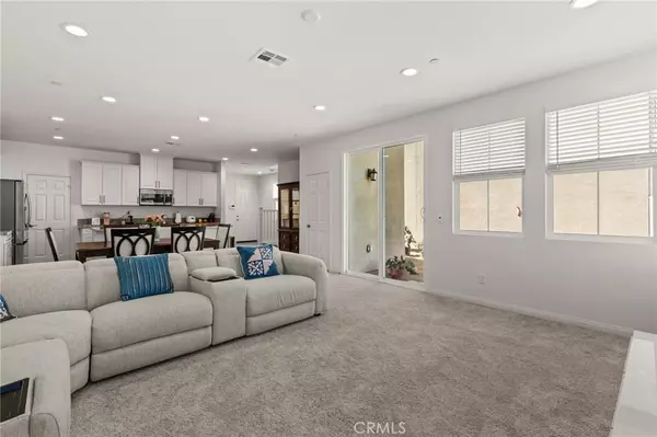 Oceanside, CA 92057,4398 Cadence WAY