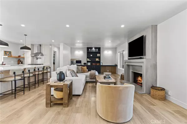 Thousand Oaks, CA 91360,240 W Gainsborough RD