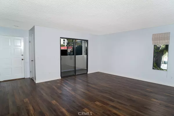 Santa Monica, CA 90404,1425 Centinela AVE #1