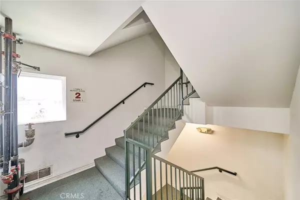 Los Angeles, CA 90006,1036 S Serrano AVE #205