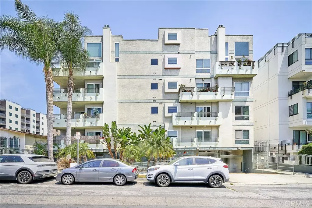 Los Angeles, CA 90006,1036 S Serrano AVE #205