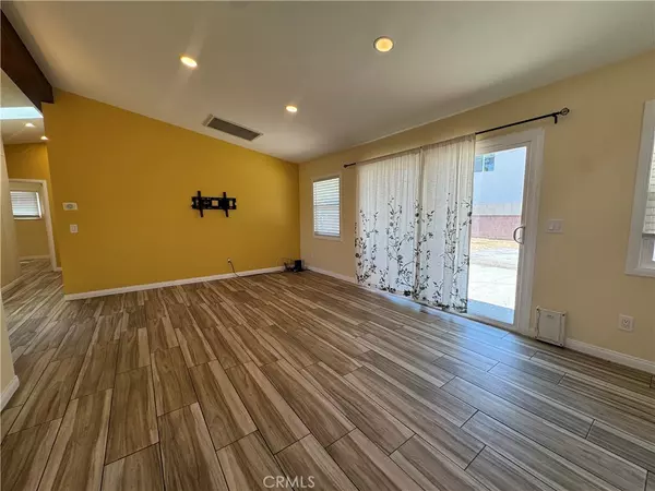 North Hollywood, CA 91605,11418 Arminta ST