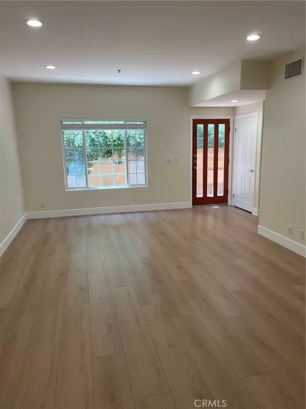 2315 Mira Vista AVE #103, Montrose, CA 91020
