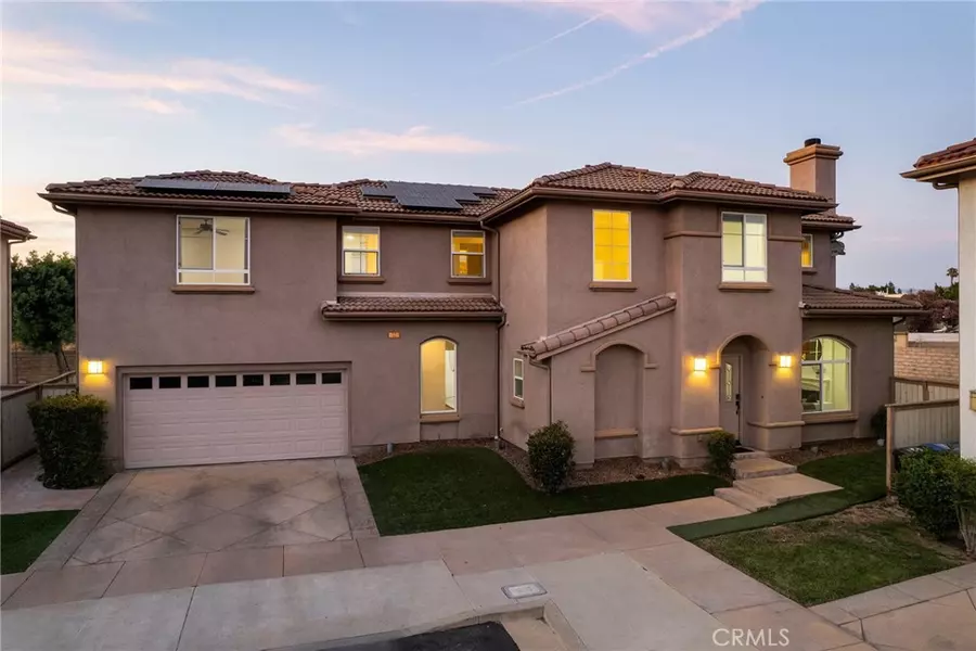 8530 Browns Creek LN, Canoga Park, CA 91304