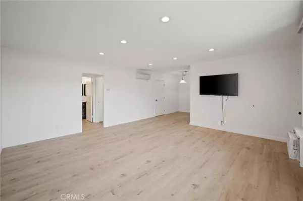 Panorama City, CA 91402,8800 Cedros AVE #204