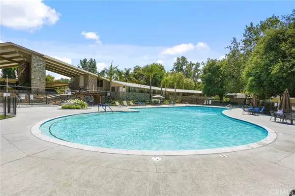 Newhall, CA 91321,26725 Oak Garden CT