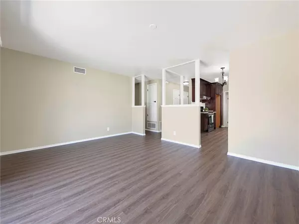 Saugus, CA 91350,26724 Diaz DR