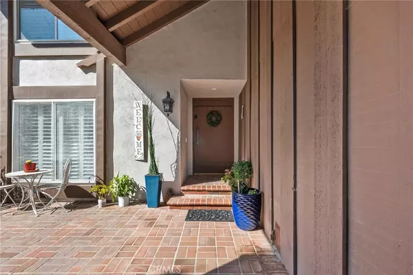 Simi Valley, CA 93065,2357 Lawnview CT