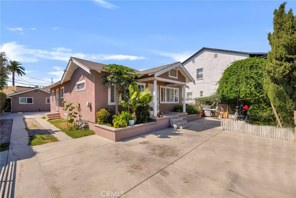 Los Angeles, CA 90016,2621 Vineyard AVE