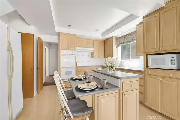 West Hills, CA 91304,8515 Eatough PL