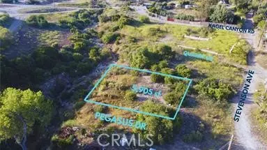 166 & 167 Pegasus Dr, Sylmar, CA 91342