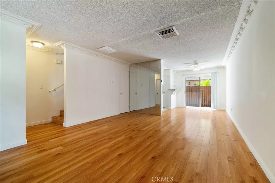 17045 Roscoe BLVD #14, Northridge, CA 91325