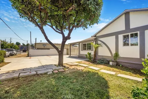 Van Nuys, CA 91406,15330 Hart ST