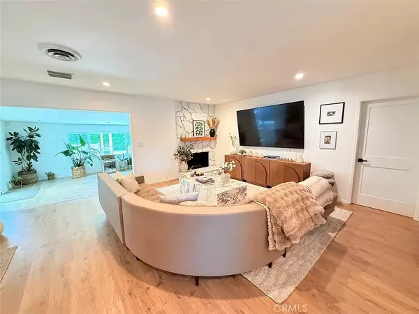 19921 Blythe ST, Winnetka, CA 91306