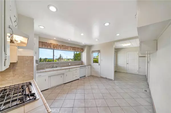 San Pedro, CA 90731,661 W 26th ST