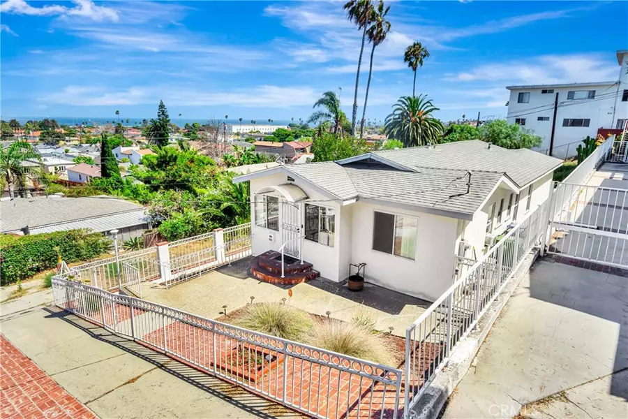 661 W 26th ST, San Pedro, CA 90731