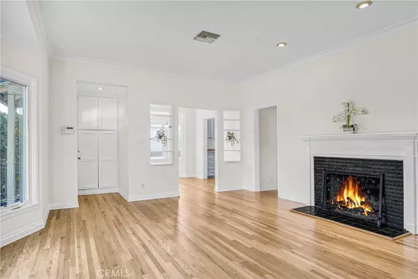 Glendale, CA 91202,1115 Cleveland RD