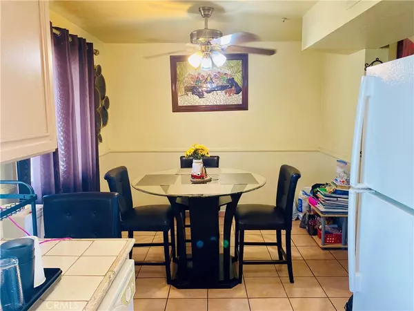 Sylmar, CA 91342,13522 Glenoaks BLVD #4