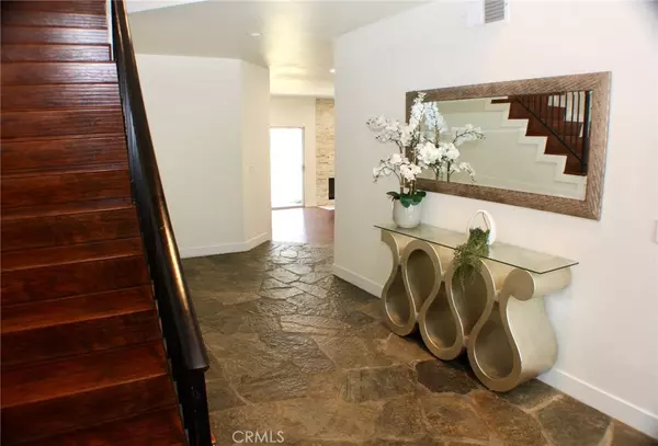 Tarzana, CA 91356,18855 Miranda ST